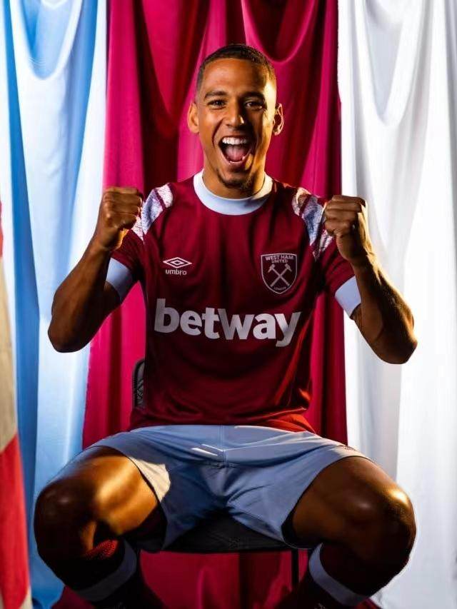 1660755569907060318.jpg 8b3d22ce52922388b462703fd334279.jpg