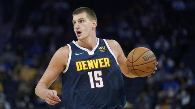 云开体育-关键时刻罕见拉胯 5天4赛的约基奇实在扛不动了