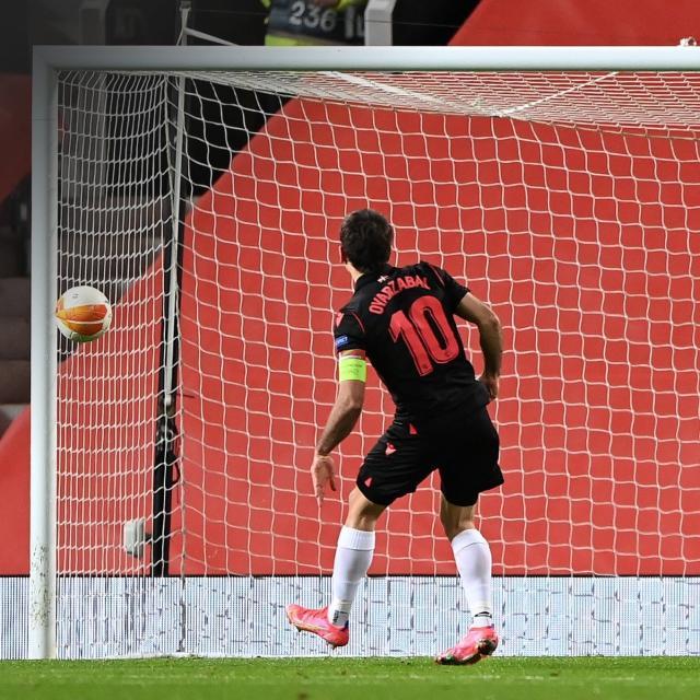 云开体育官网-西甲欧联综述：黑马创造历史 黄潜双杀晋级