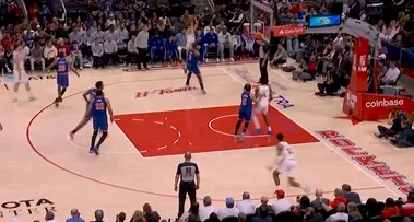 云开体育-申京送出第10记助攻，谢泼德底角三分命中砍下20分